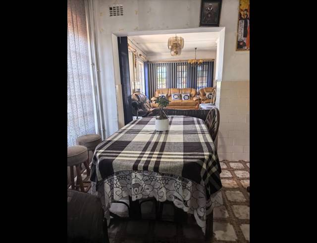 5 BEDROOM HOUSE FOR SALE IN ISIPINGO HILLS